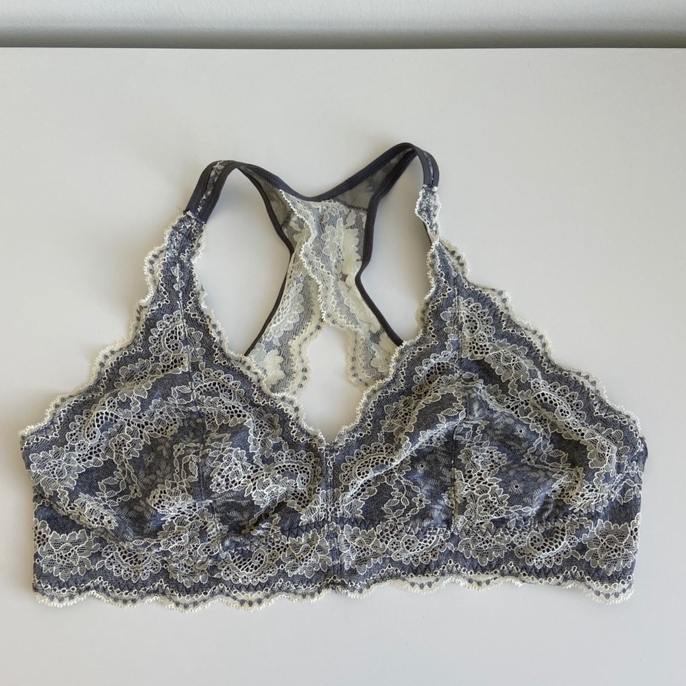 2 Bralettes - Picture 4 of 9